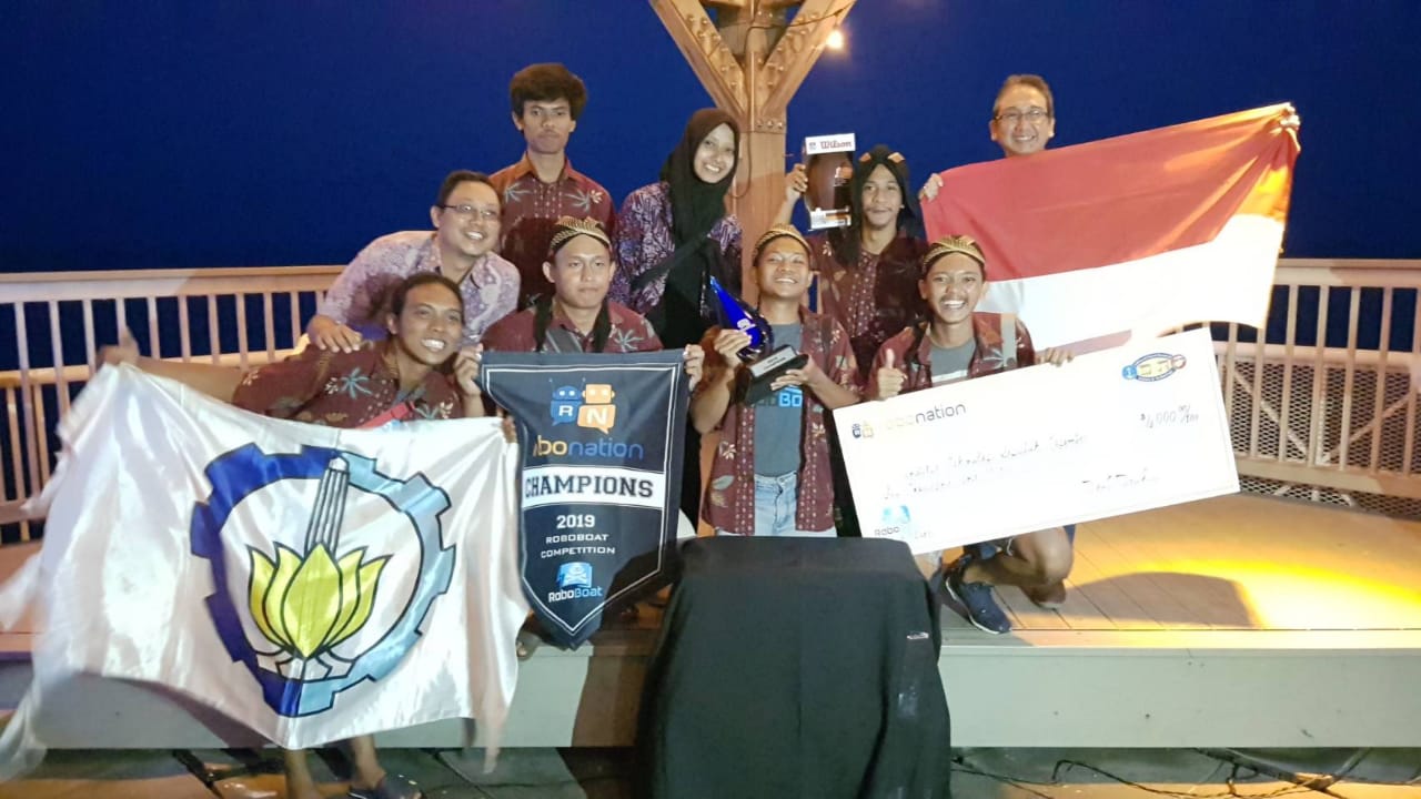 Tim Barunastra ITS Juara Dunia International Roboboat Competition 2019