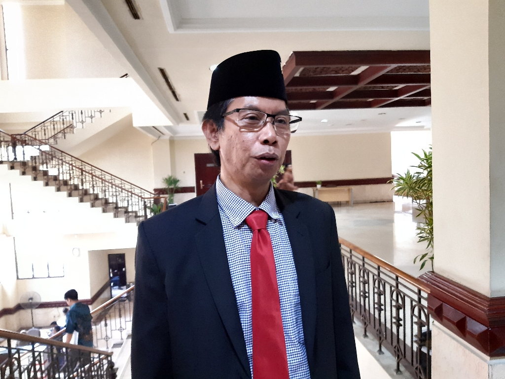 Sidang Paripurna, Tetapkan Adi Sutarwijono Jadi Pimpinan Definitif DPRD Surabaya