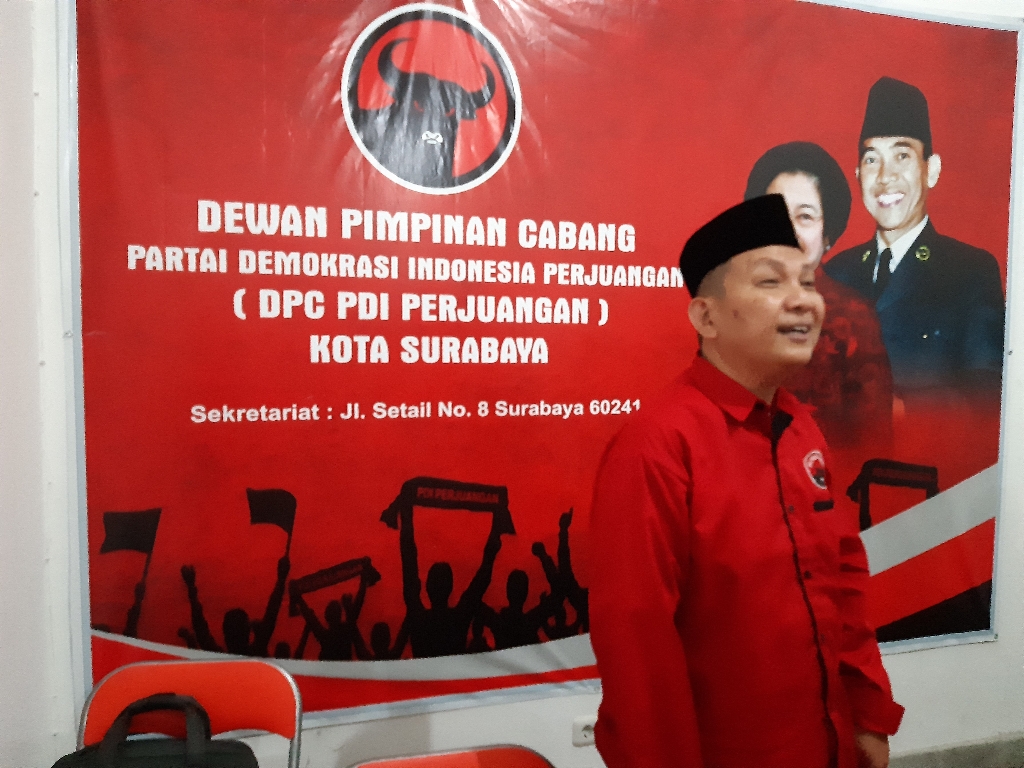 Mega Tjandra Kembalikan Formulir Pendaftaran Calon Wakil Wali Kota Surabaya Internal PDIP