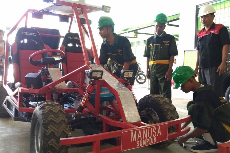 Siswa SMK Maarif NU Banyumas Ciptakan Mobil Listrik Tenaga Surya