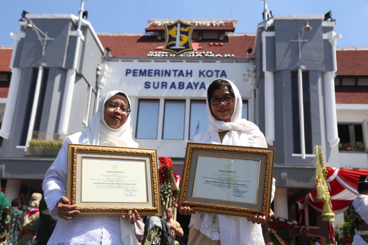 Ubah Perilaku Gizi Masyarakat, Emo-Demo Dapat Penghargaan Pemkot Surabaya