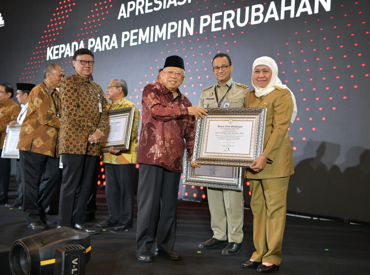 Jatim Raih Wilayah Bebas Korupsi, Khofifah Raih Anugerah Pemimpin Perubahan KemenPAN RB