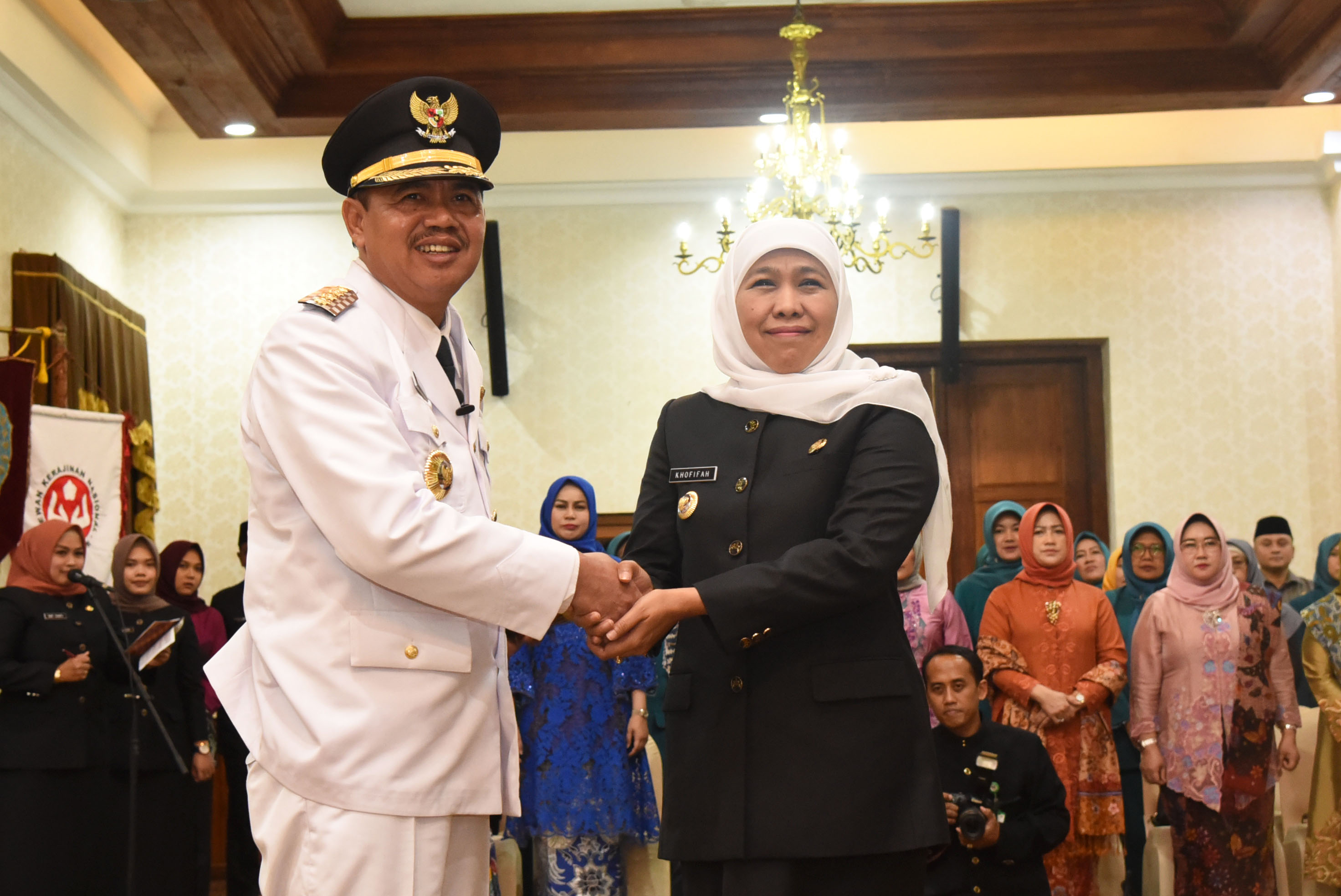 Khofifah Lantik Pungkasiadi Jadi Bupati Mojokerto