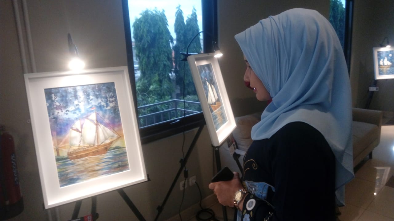 Penyandang Disleksia Gelar Pameran Tunggal Lukisan Perahu Pinisi di Gresik
