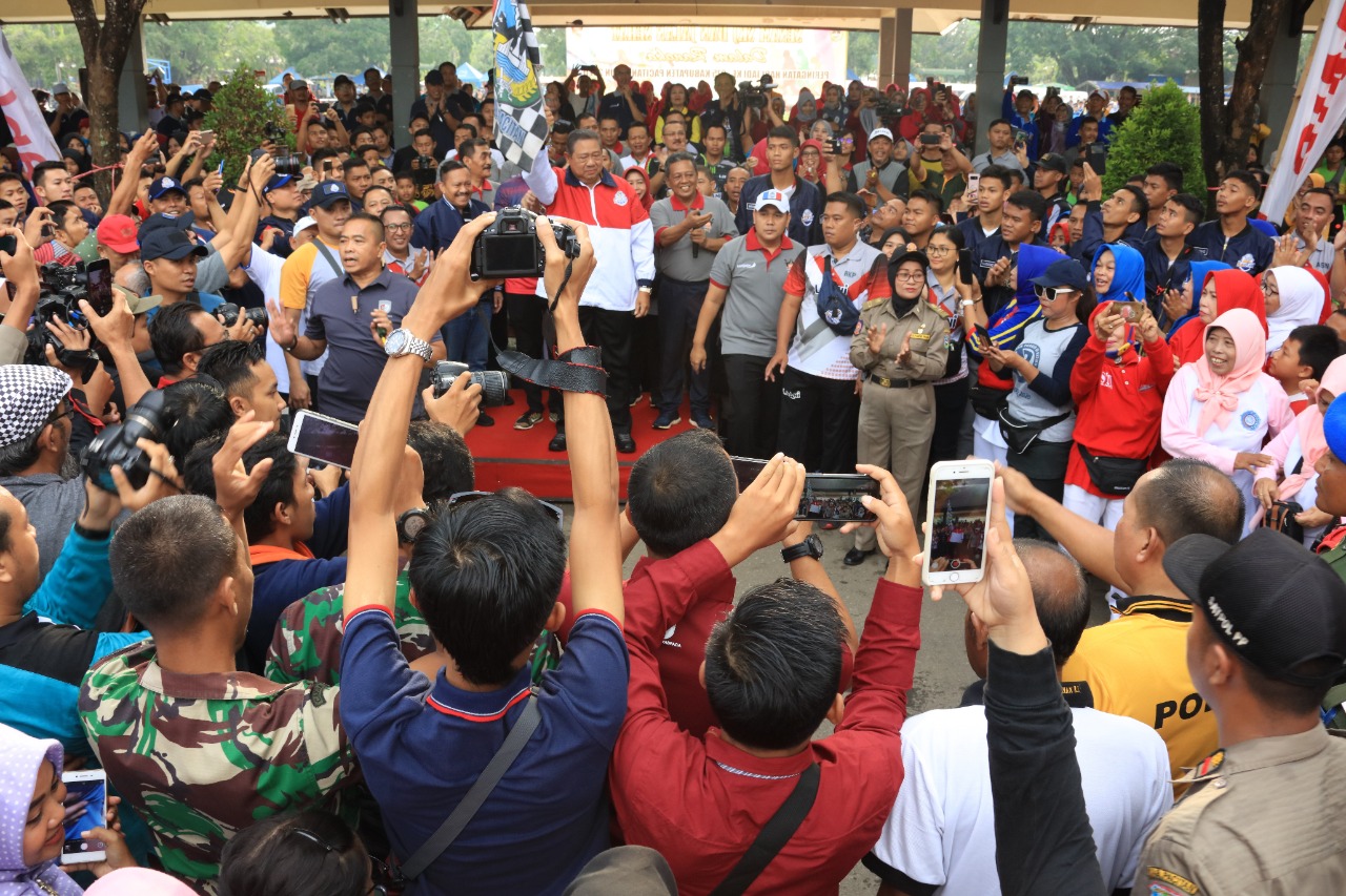 SBY Lepas Jalan Sehat HUT ke-275 Kabupaten Pacitan