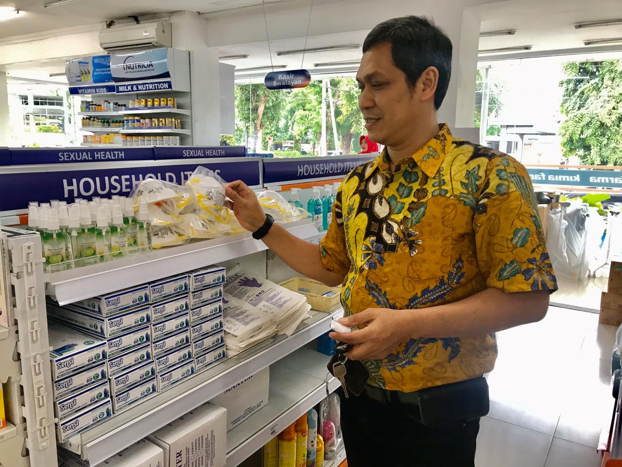 Masker Dan Hand Sanitizer Langka Di Surabaya