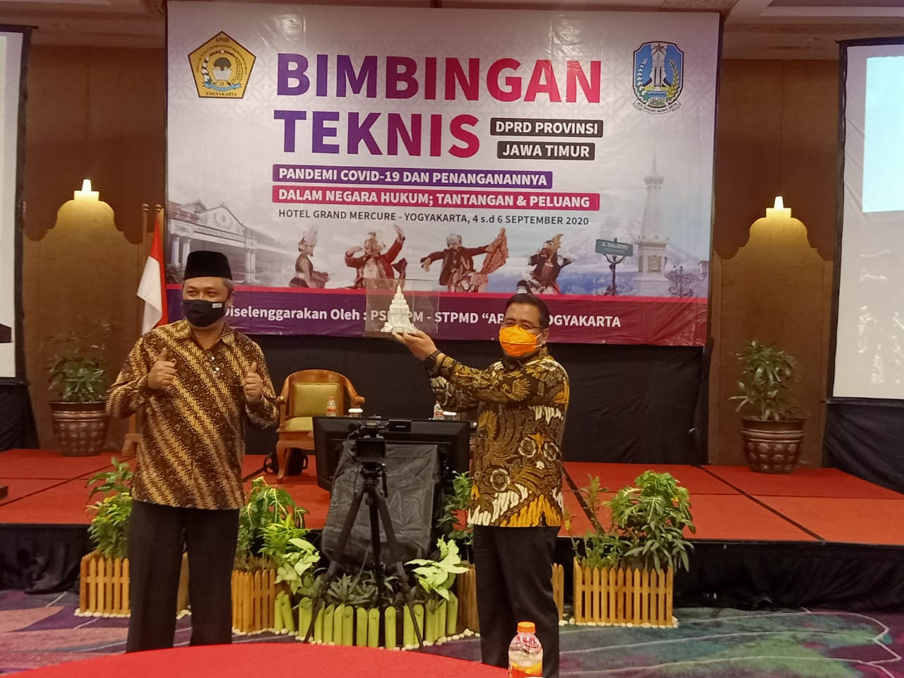 Pesan Anwar Sadad untuk Anggota DPRD Jatim di Bimtek Pandemi Covid-19