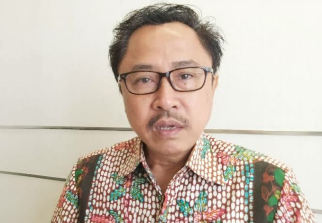 Whisnu Sakti Antarkan EA Daftar ke KPU Surabaya