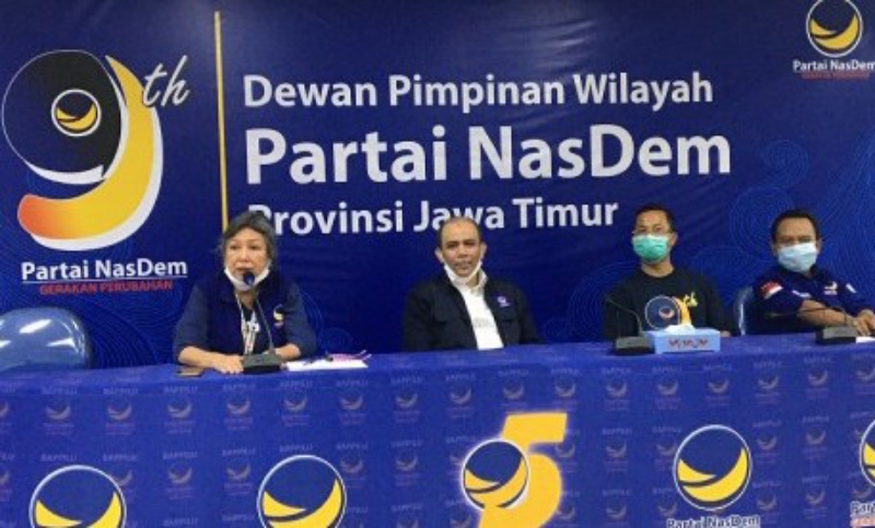 Hari Pahlawan, NasDem Jatim Bagikan 999 Sembako untuk Janda