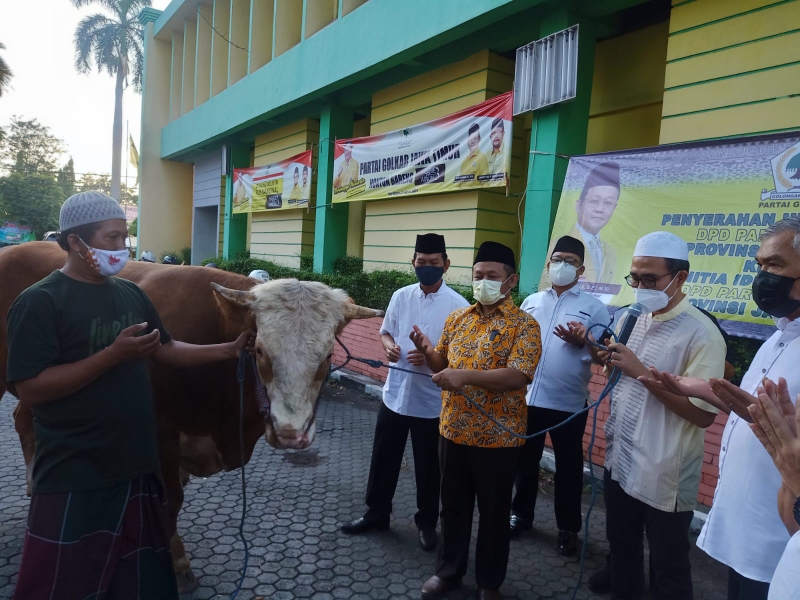 Golkar Jatim Kurban Belasan Ekor Sapi, Warga Isoman Prioritas