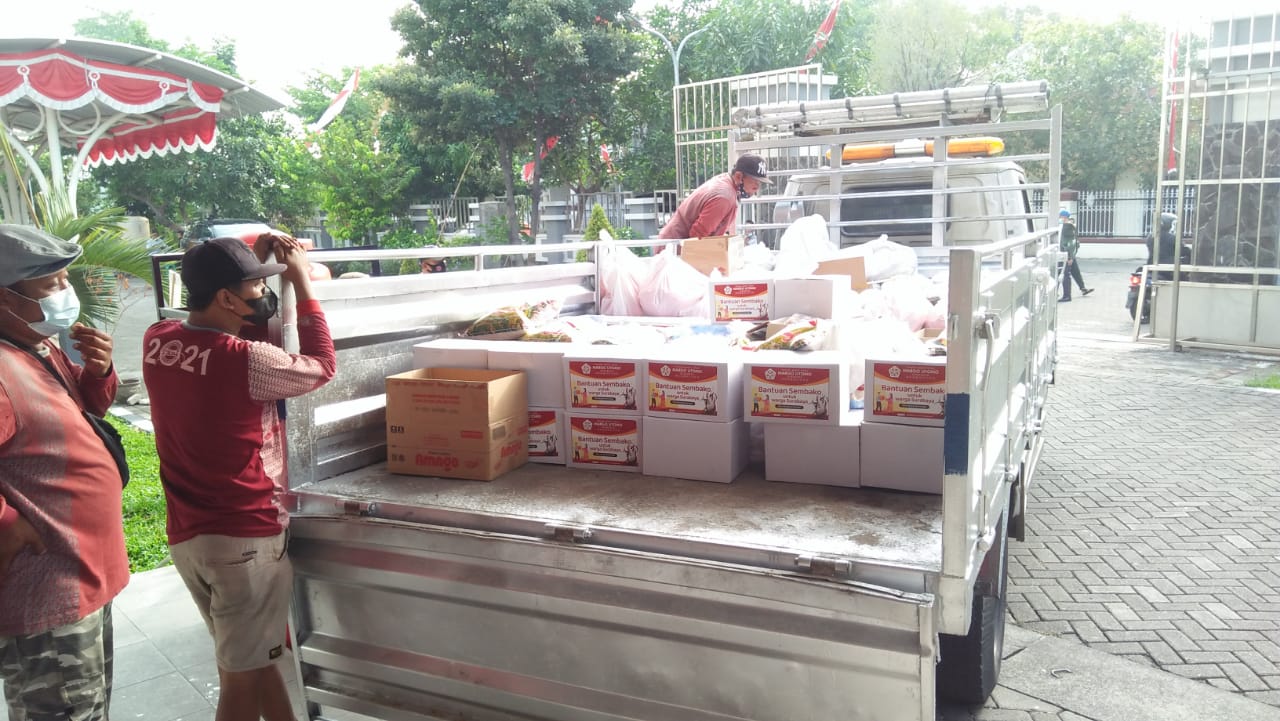 Pemkot Surabaya Salurkan Bantuan Sembako Serentak