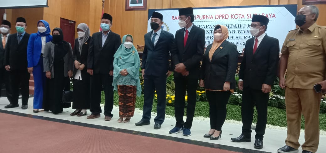 Sidang Paripurna, DPRD Surabaya Lantik PAW Anggota Dewan