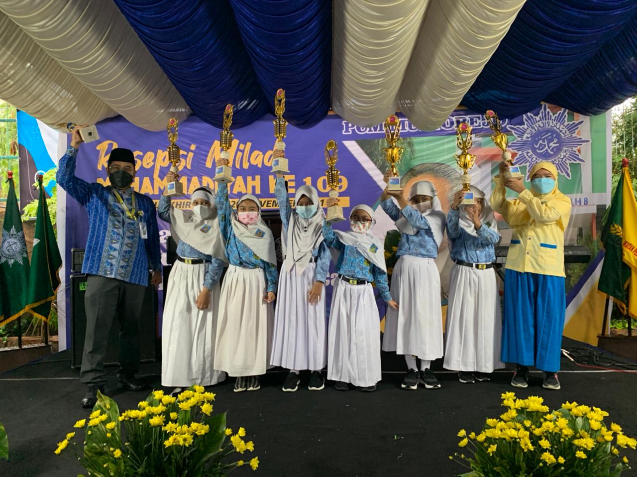 SDM 18 Raih 8 Penghargaan di Milad Muhammadiyah ke-109