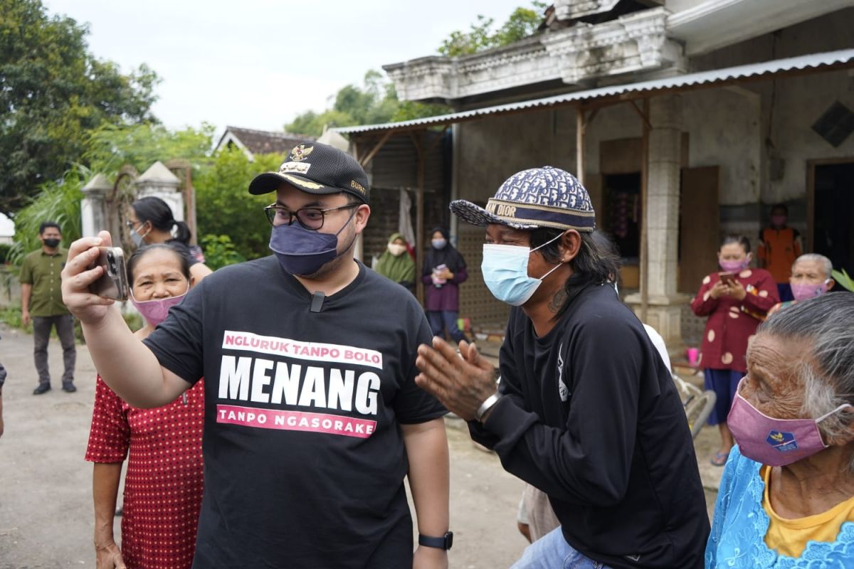 Bupati Kediri Termasuk Kepala Daerah yang Populer di Mata Emak-emak Jatim, Wow
