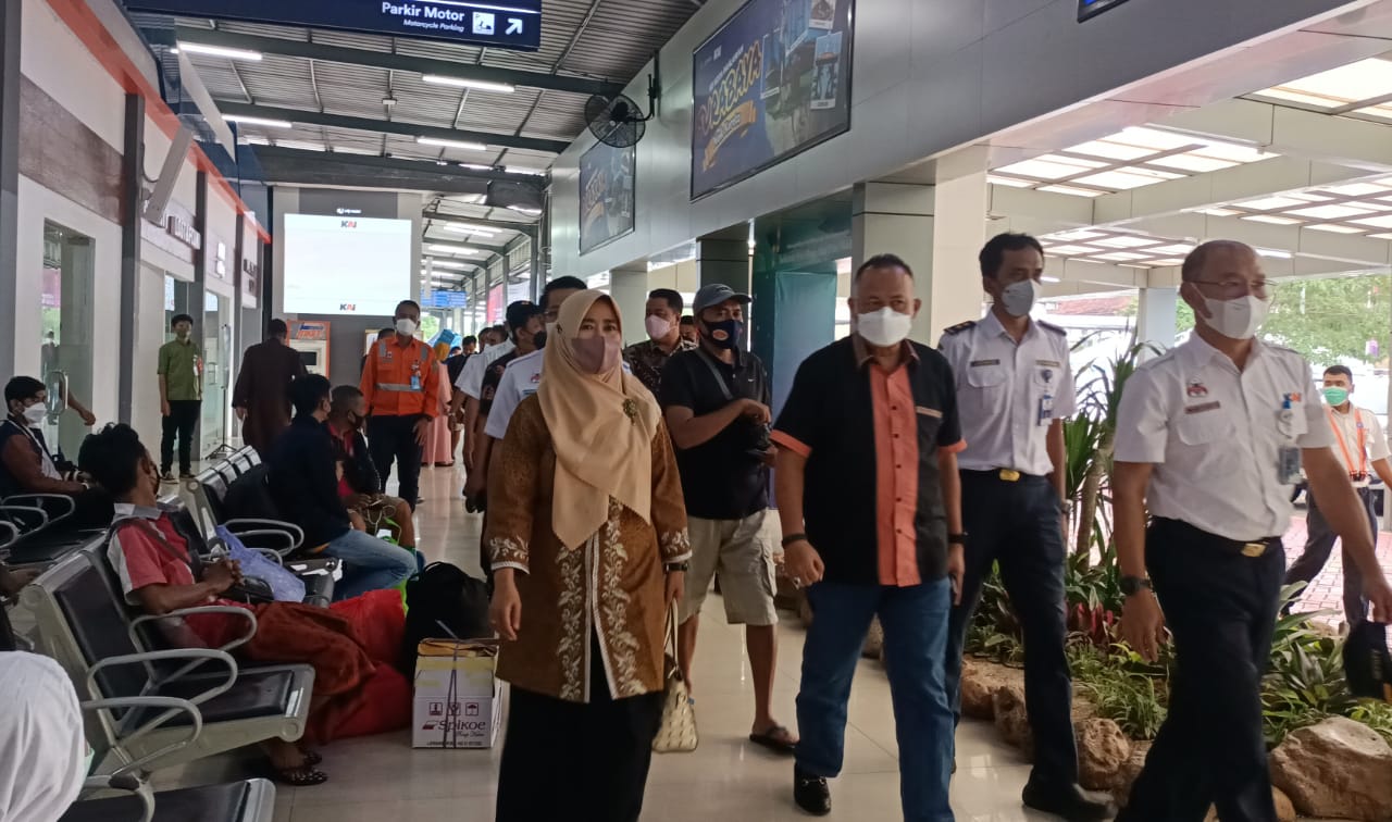 Pastikan Mudik Lancar, Komisi D DPRD Jatim Tinjau Stasiun Pasar Turi