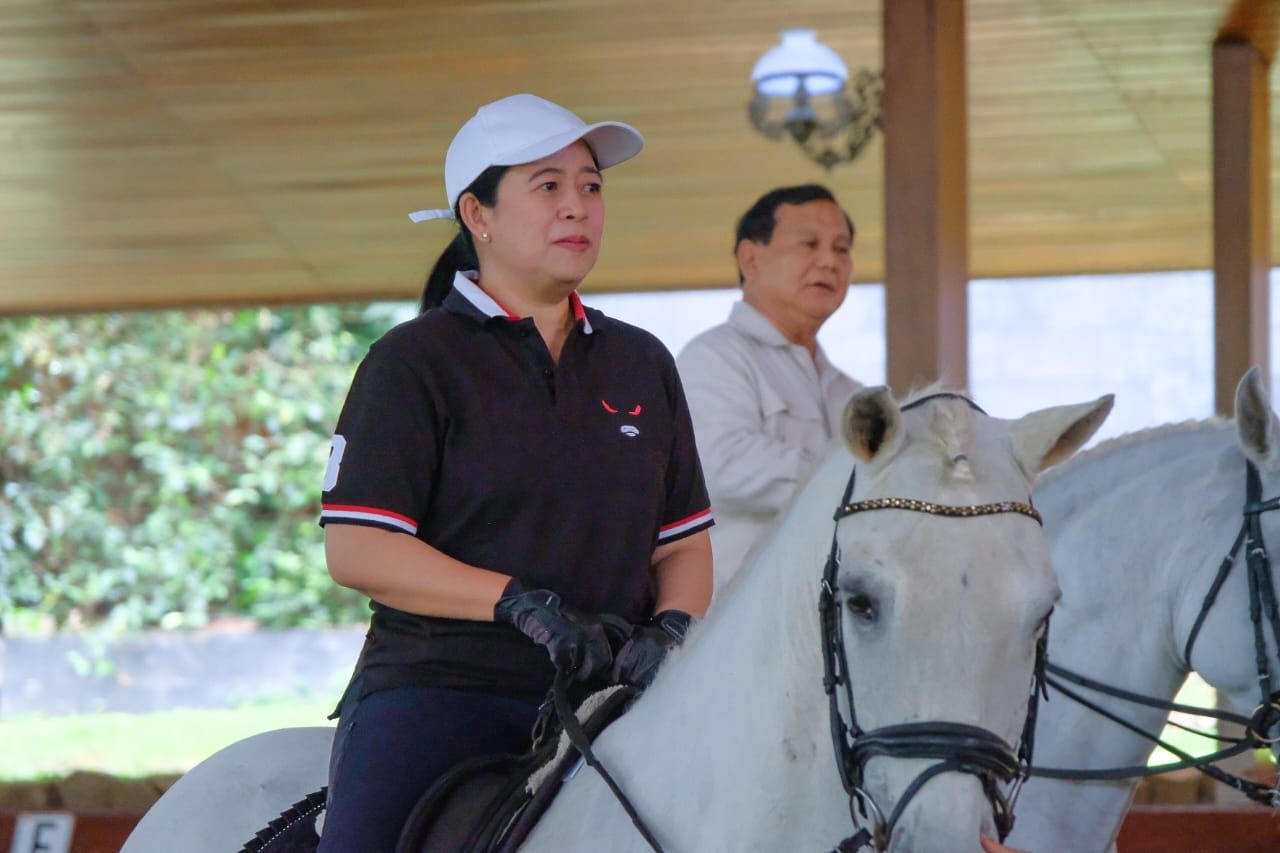 Keakraban Puan dan Prabowo Bermain Kuda di Hambalang