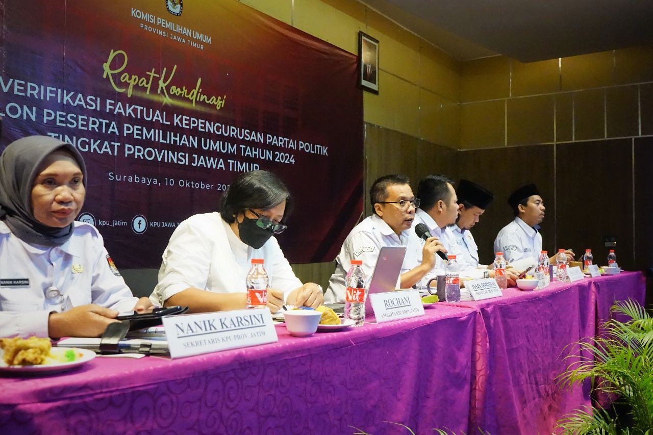 KPU Jatim bersama Parpol dan stakeholder. (Foto: Humas KPU Jatim)