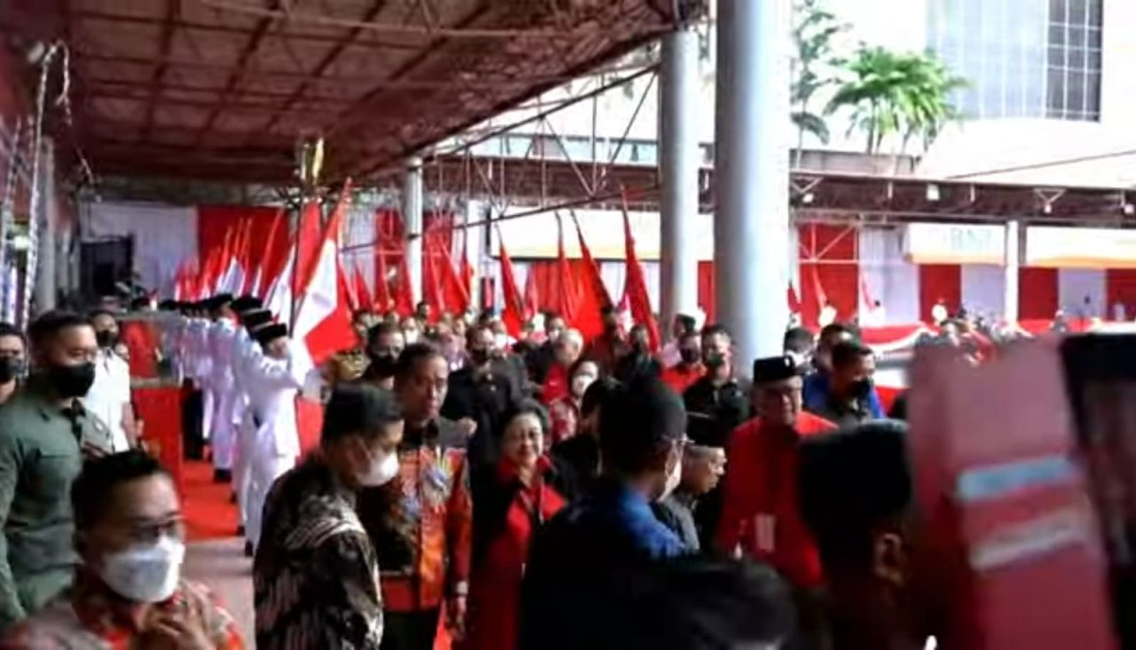 Peringati HUT Emas, Massa PDI Perjuangan se-Indonesia Merahkan Jiexpo Kemayoran