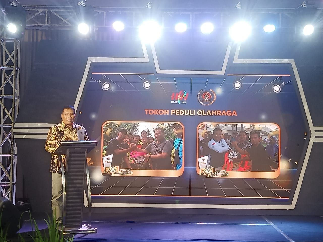 Gemar Gelar Tarkam, Satib Raih Anugerah Tokoh Pelopor Olahraga