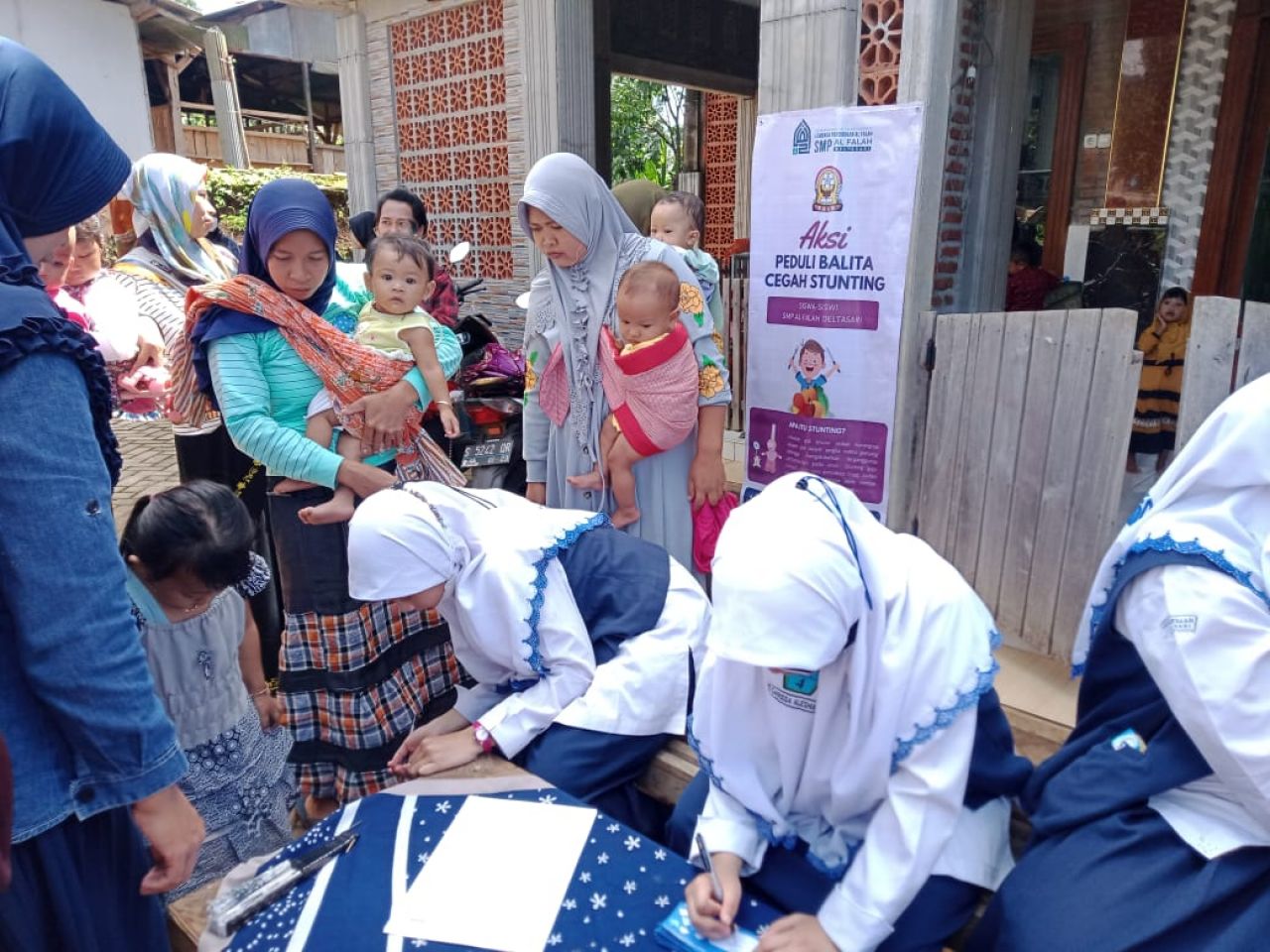 SMP Al Falah Deltasari Sidoarjo Gelar Aksi Cegah Balita Stunting di Wonosalam