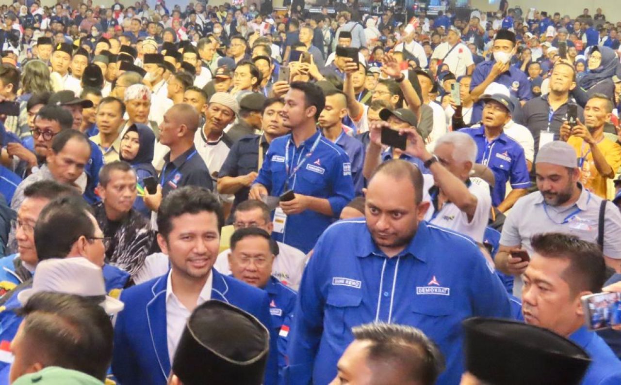 Massa Demokrat Jatim Ramaikan Kehadiran Anies Baswedan di Surabaya