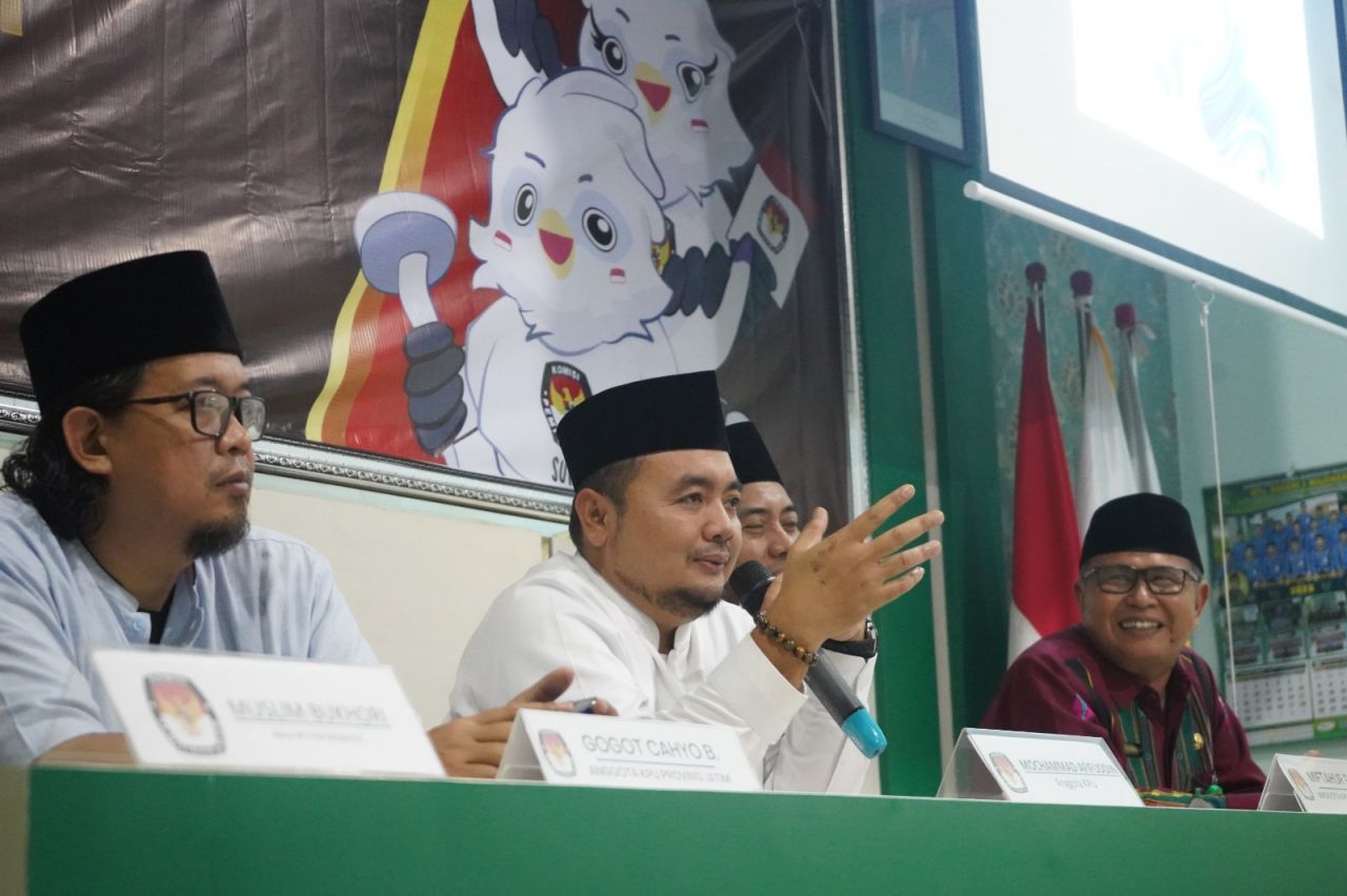 KPU Jatim Ajak Siswa-siswi MTsN 1 Mojokerto Saring Informasi di Tahun Pemilu