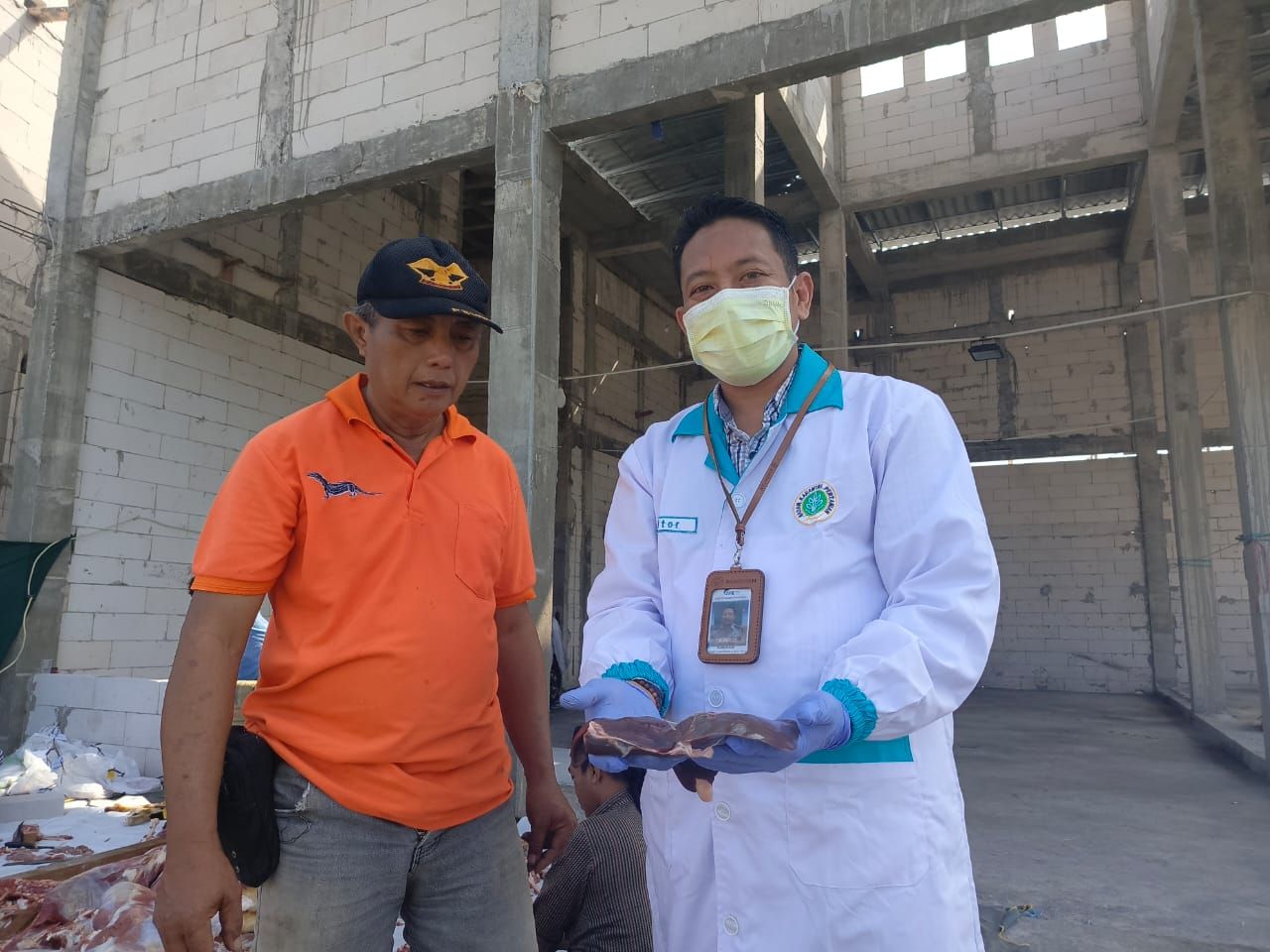 Masjid Al-Mubarok Medayu Surabaya Kurban 14 Ekor Kambing, Dokter Hewan: Daging Dipastikan Sehat dan Layak
