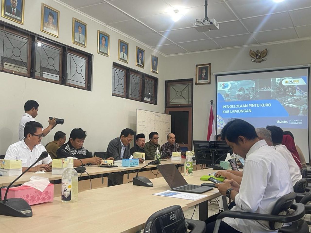 Komisi D DPRD Jatim saat melakukan kunjungan kerja ke BPWS Bengawan Solo. (Foto: ist)