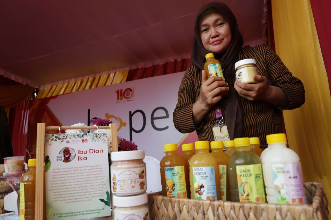 Dian Ika, Pekerja yang Berbisnis Minuman Herbal hingga Jasa Cuci Baju