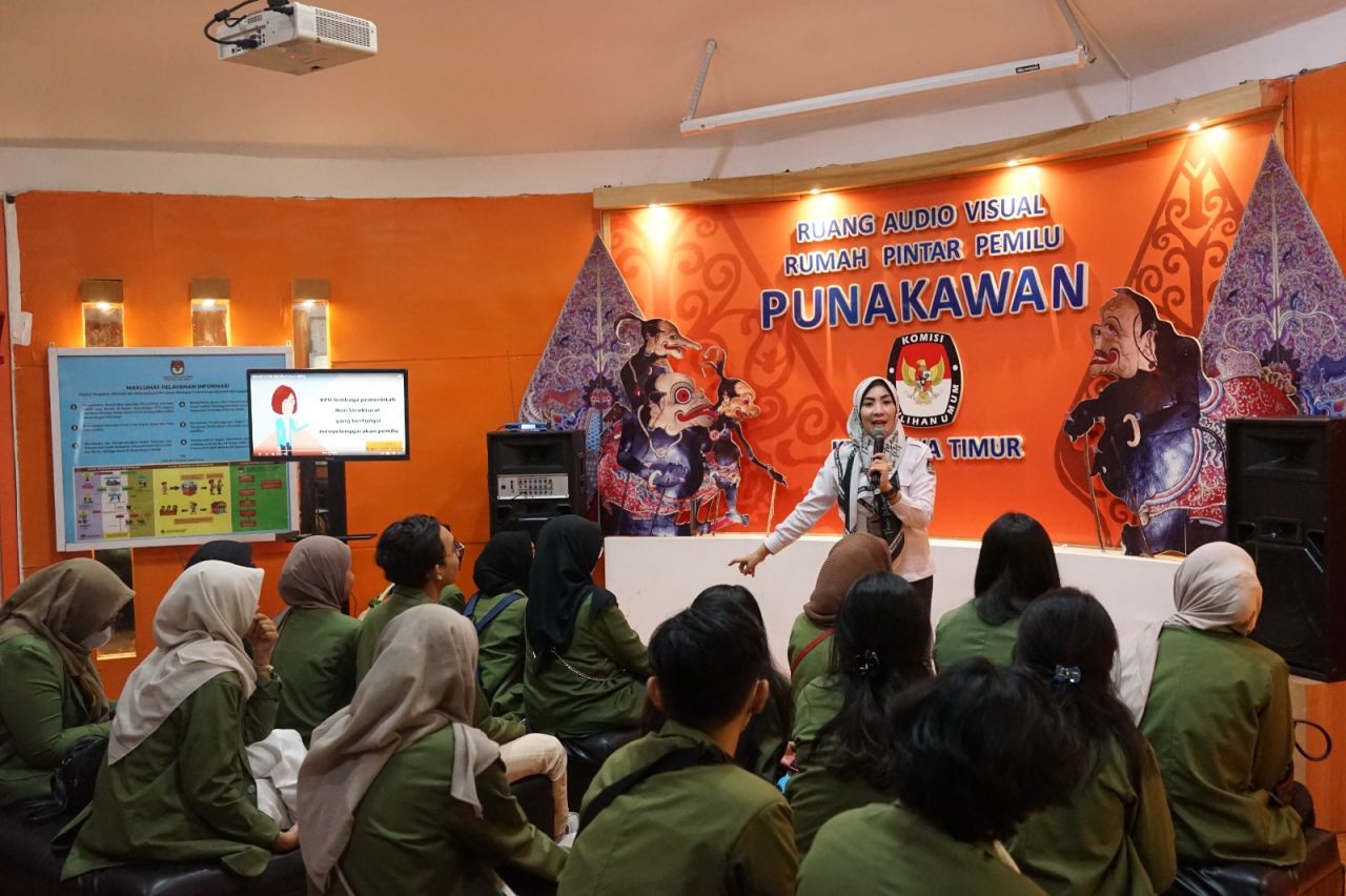 KPU Jatim Beri Edukasi Pemilu pada BEM FISIP UPN Veteran