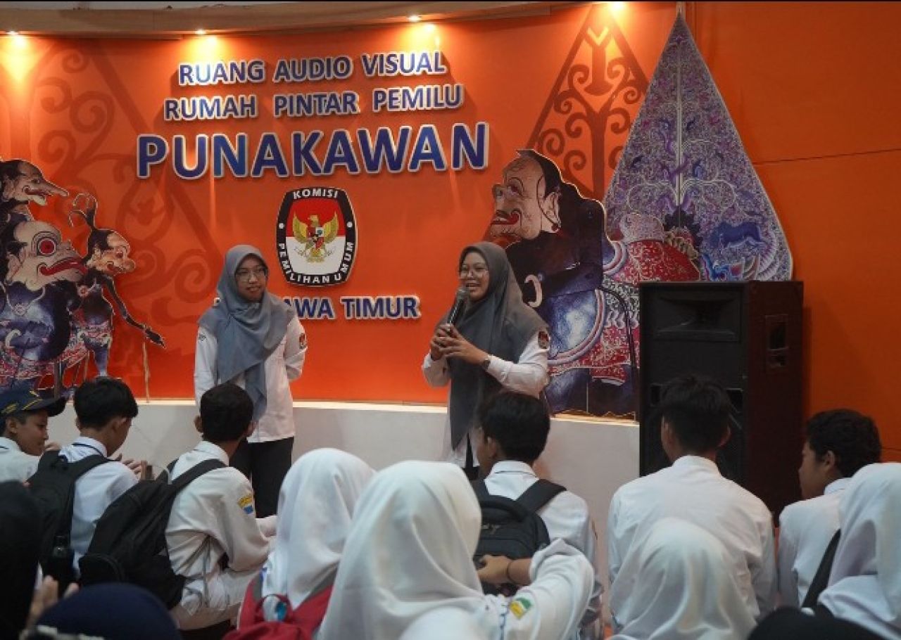 KPU Jatim Terima Kunjungan SMPN 2 Waru