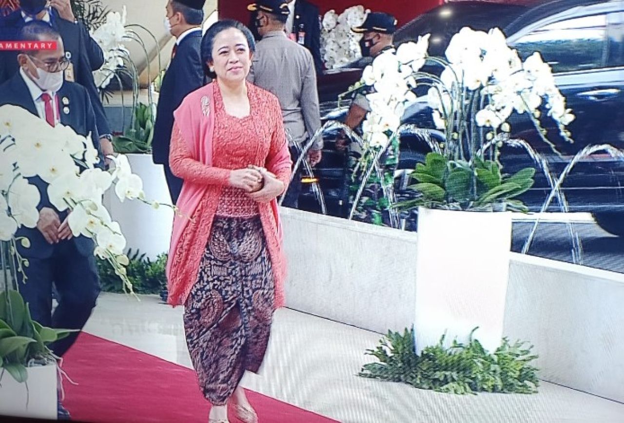 Pertebal Kemenangan Ganjar-Mahfud, Puan Maharani Temui Gus dan Ning di Surabaya