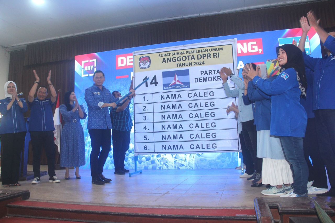 Warga Tuban Antusias Sambut AHY, Doakan Demokrat Menang Pemilu 2024