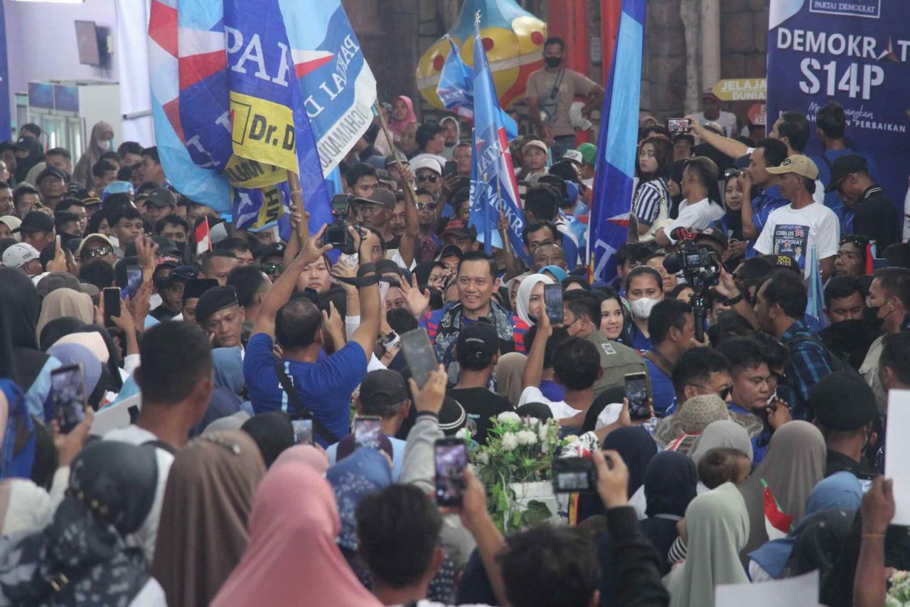 AHY Instruksikan Prabowo-Gibran Menang 1 Putaran di Depan Ribuan Kader Bojonegoro