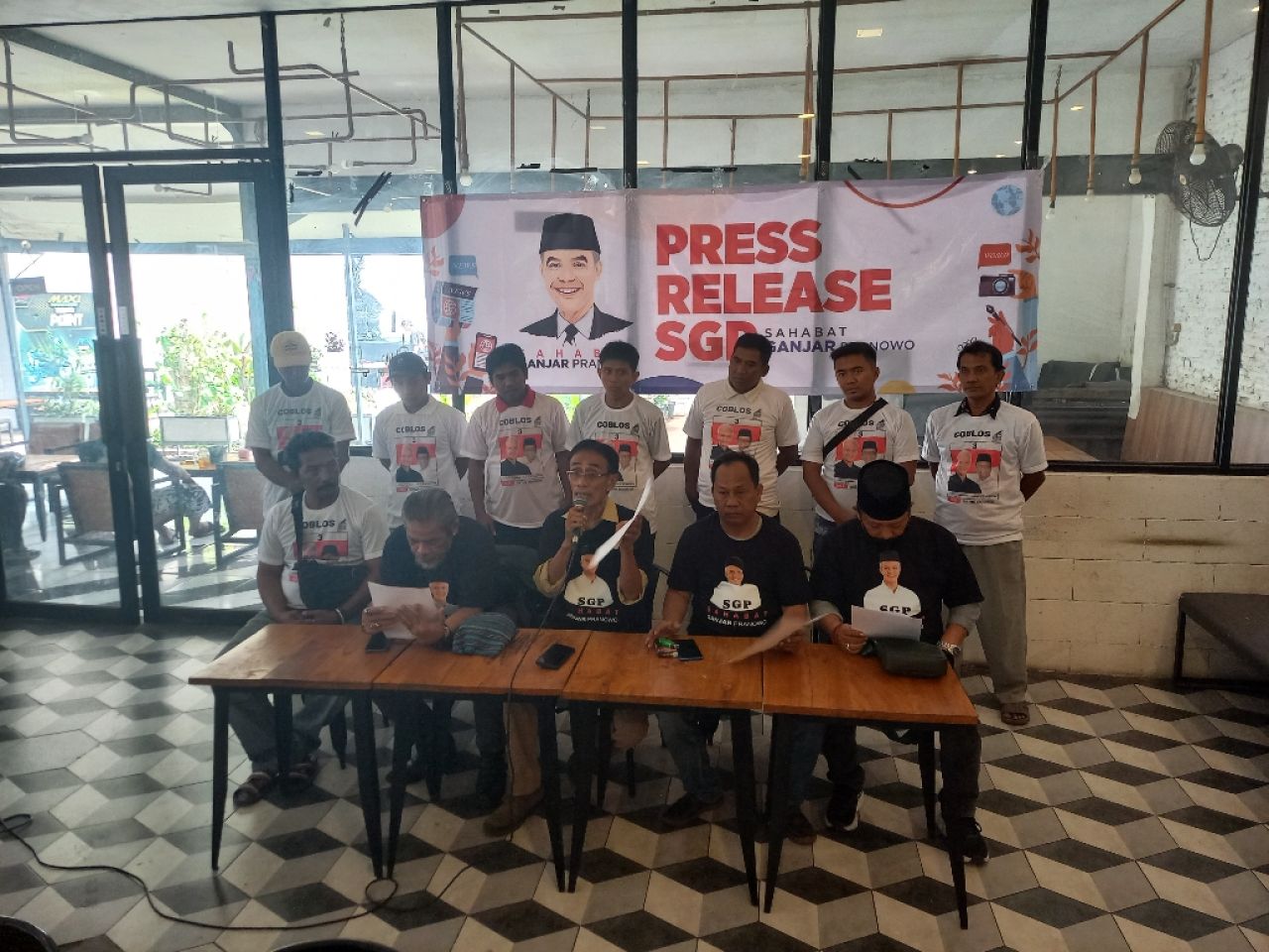 DPD Sahabat Ganjar Pranowo Jawa Timur saat menggelar konferensi pers