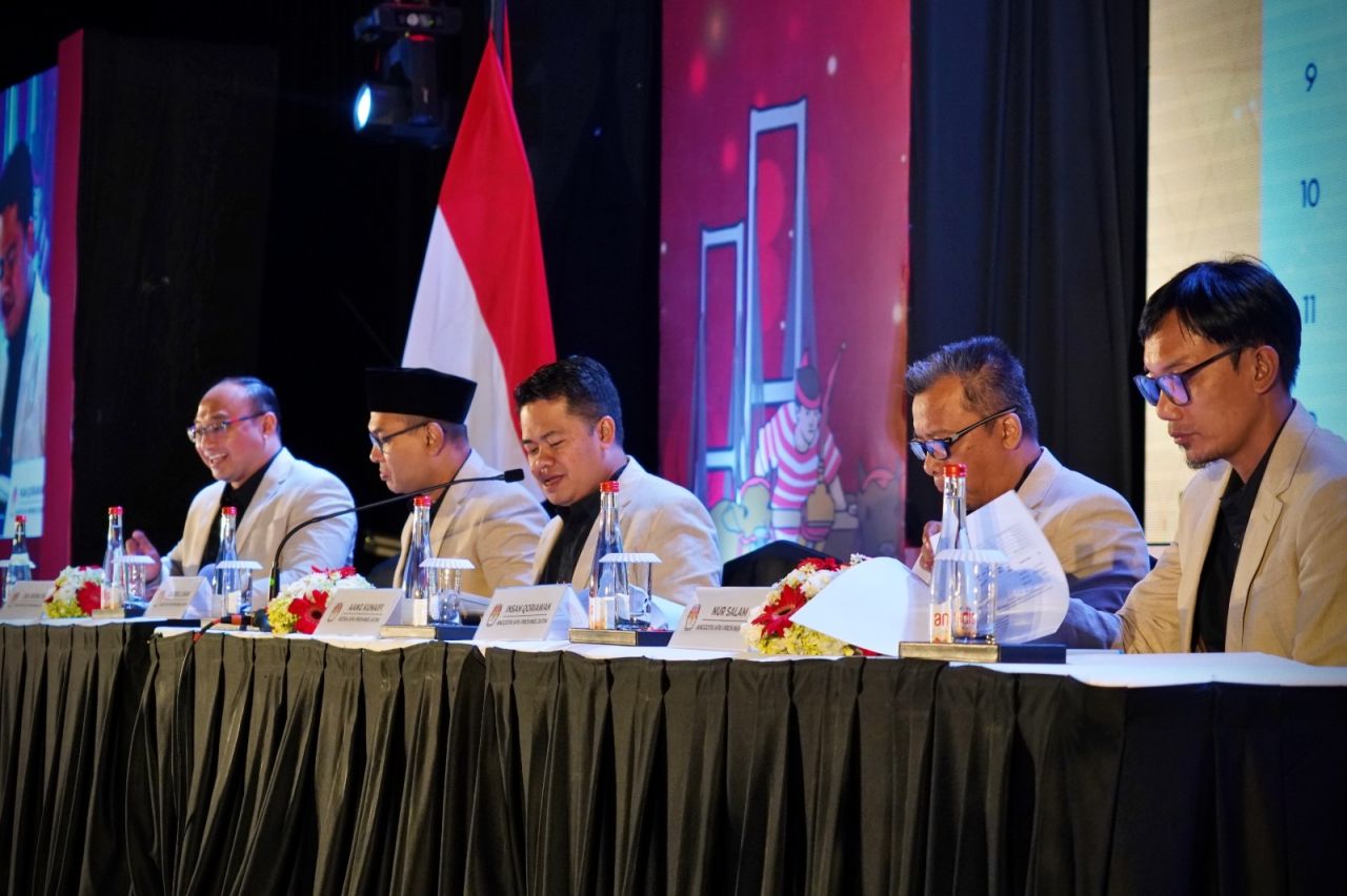KPU Jatim Tetapkan 120 Caleg DPRD Provinsi Jatim Terpilih
