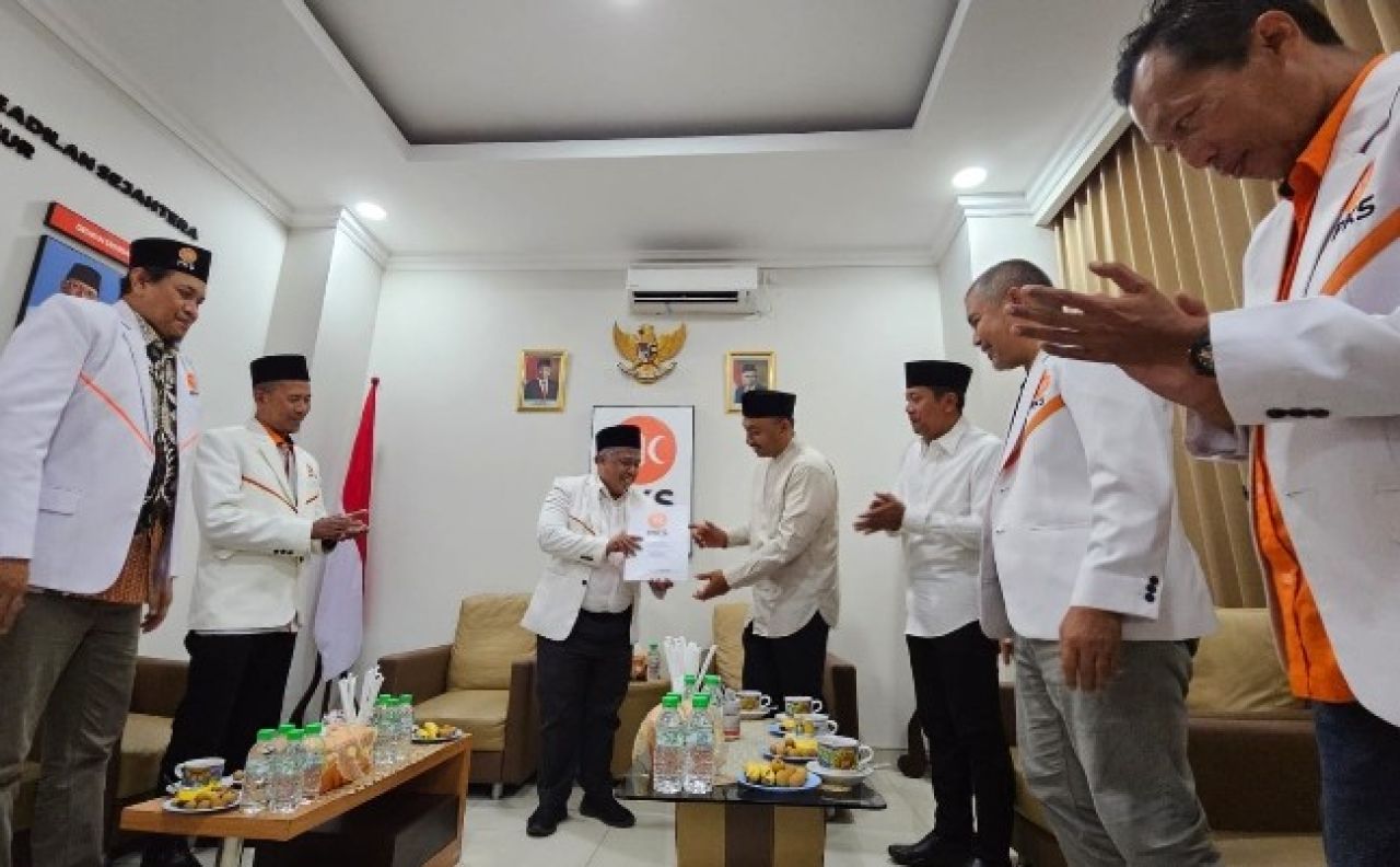 PKS Jatim Serahkan SK DPP untuk Cakada Kabupaten Ngawi dan Kota Madiun