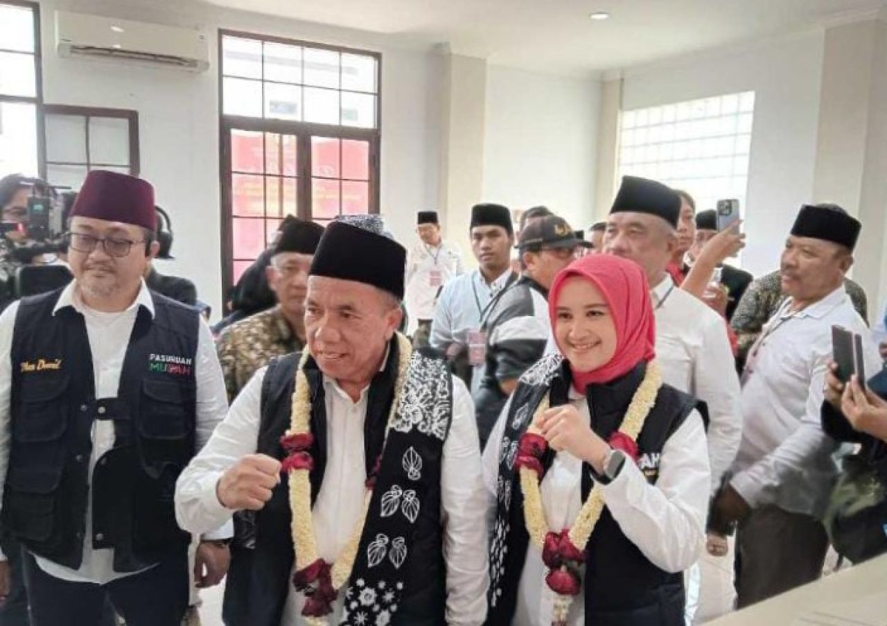 Paslon Gus Mujib dan Ning Wardah Mendaftar ke KPU Pasuruan