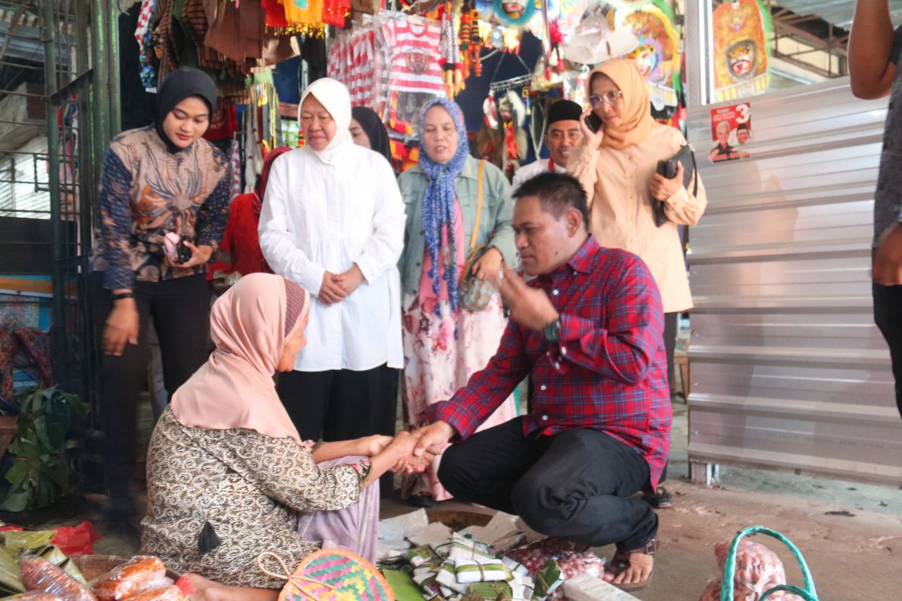 Risma Disambut Meriah di Pasar Gorang Gareng Magetan, Dorong Kemandirian Perajin Batik
