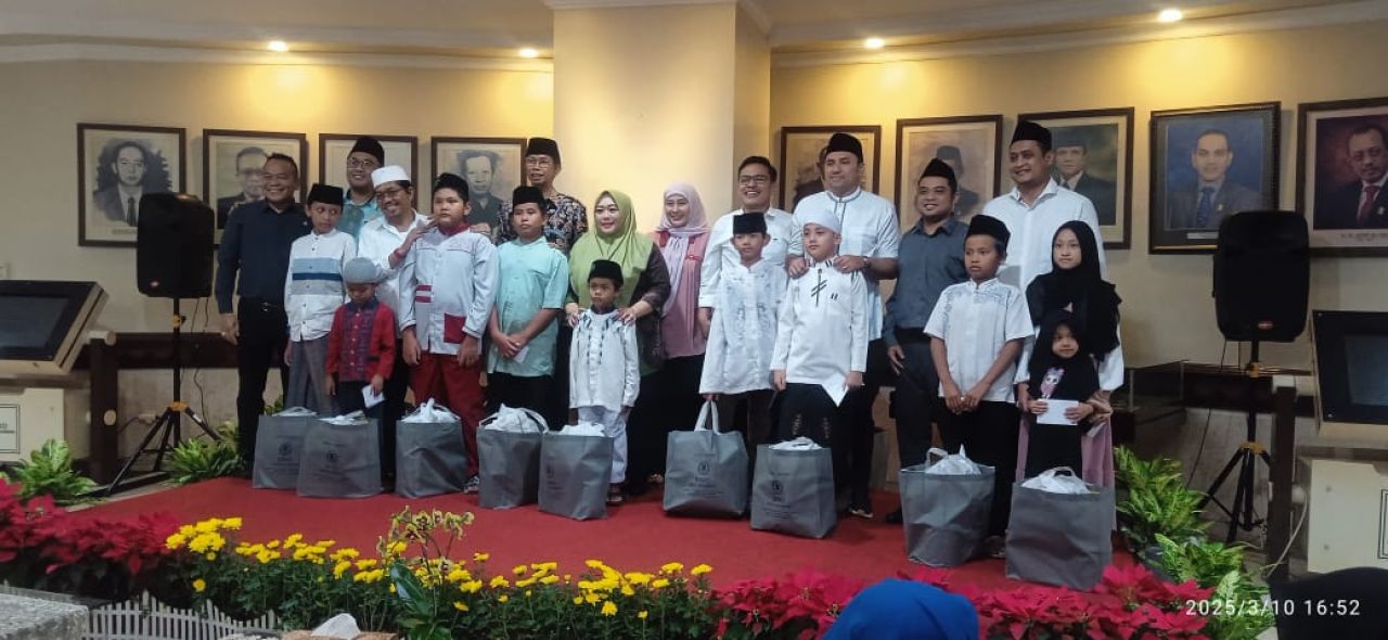 DPRD Surabaya Santuni 99 Anak Yatim dan Ajak Buka Bersama