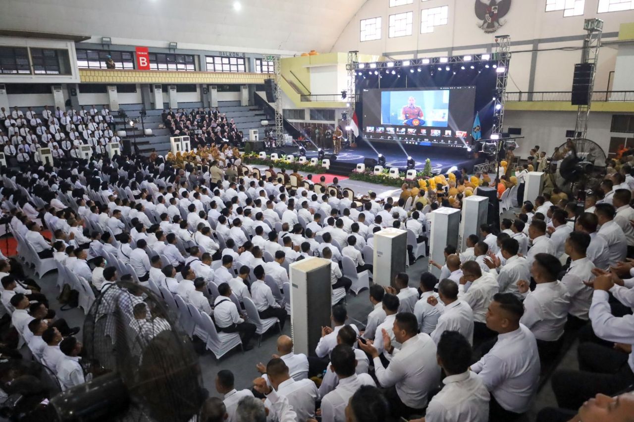 1.838 ASN PPPK 2024 Terima SK Pengangkatan dari Wali Kota Surabaya