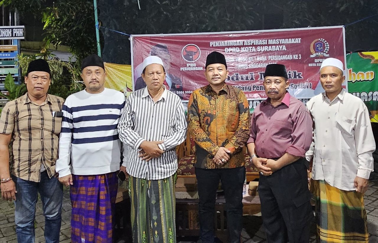 anggota DPRD Kota Surabaya Abdul Malik saat reses bersama warga Kelurahan Tanah Kali Kedinding