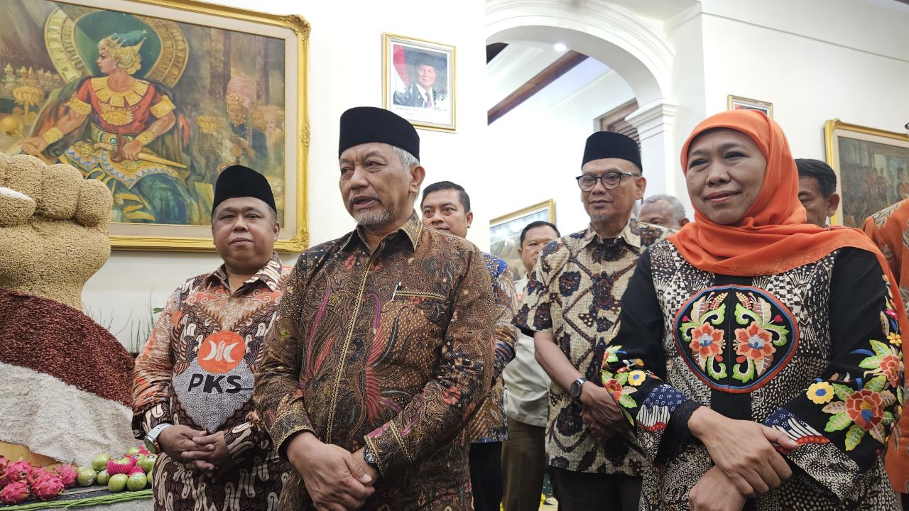 Presiden PKS Apresiasi Penurunan Kemiskinan Ekstrem saat Bertemu Khofifah