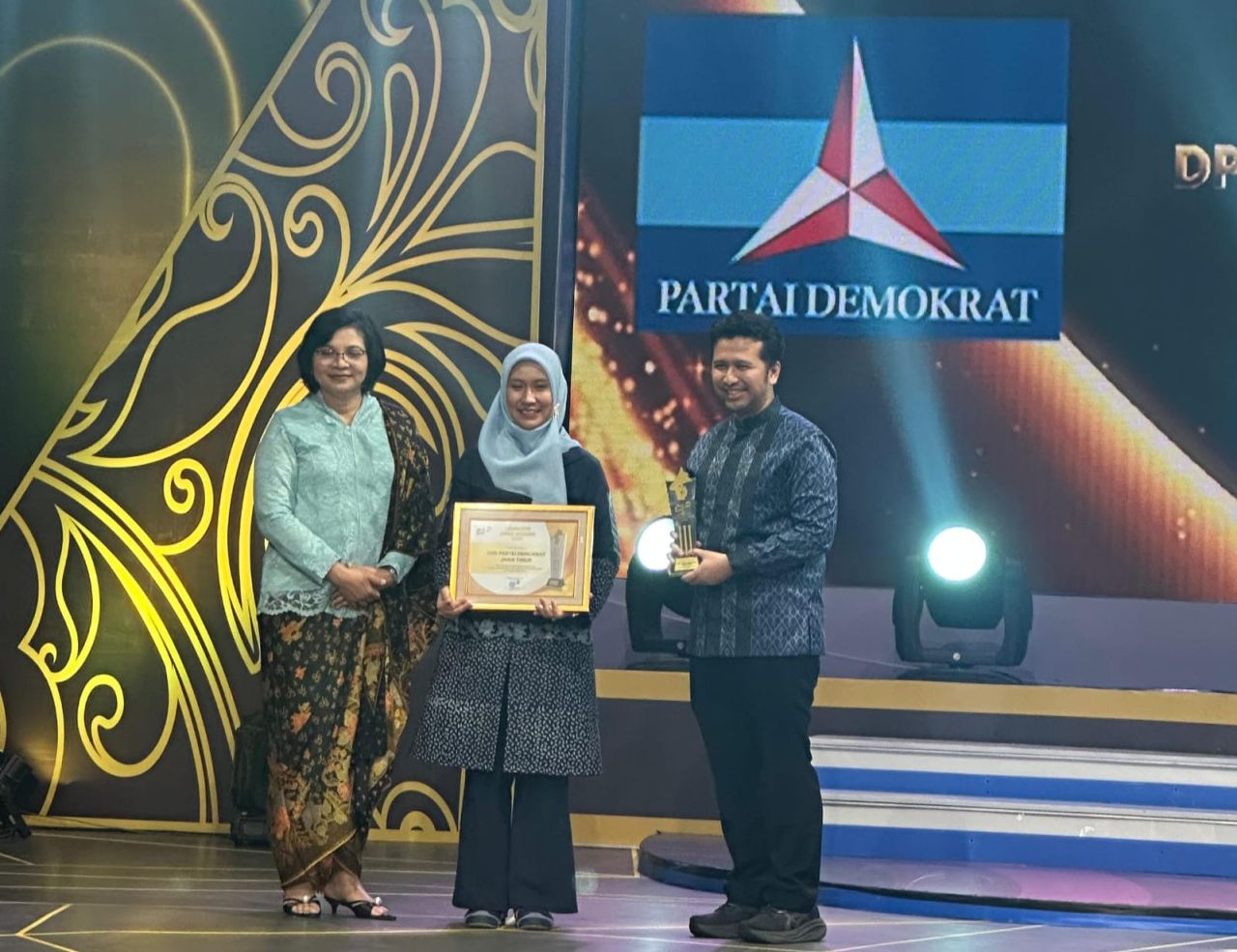 Partai Demokrat Raih Penghargaan Legislatif Award, Sri Wahyuni: Bukti Peduli Generasi Muda