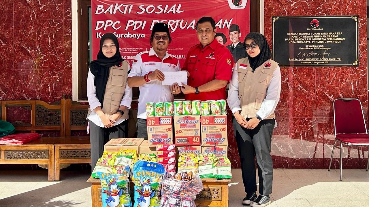 Baguna PDIP Surabaya Salurkan Bantuan untuk Korban Kebakaran Dupak Timur dan Gresik PPI
