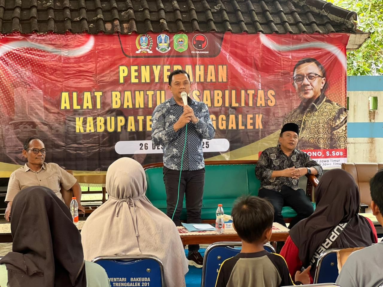 Wakil Ketua DPRD Jatim Salurkan 78 Alat Bantu Disabilitas di Trenggalek