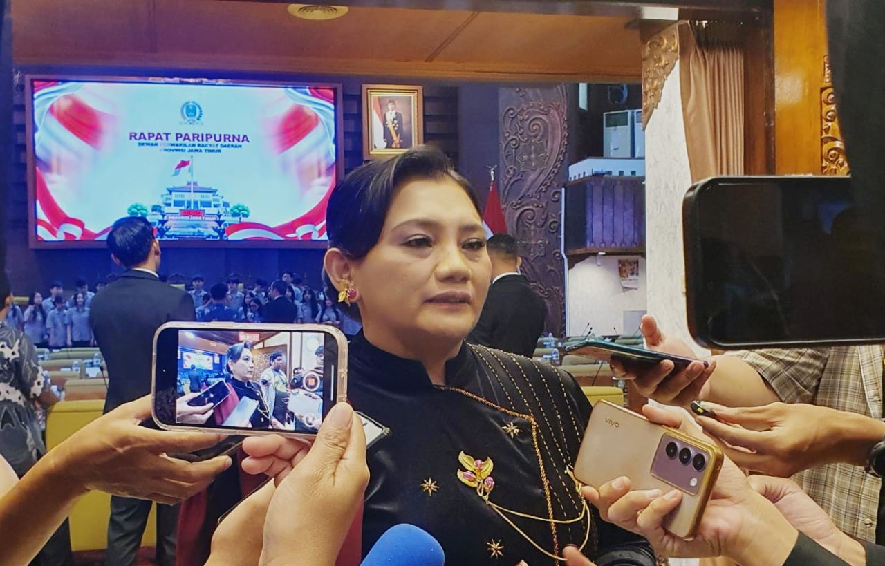 Gantikan Agus Black Hoe, Diana Sasa Kembali Duduk di DPRD Jatim