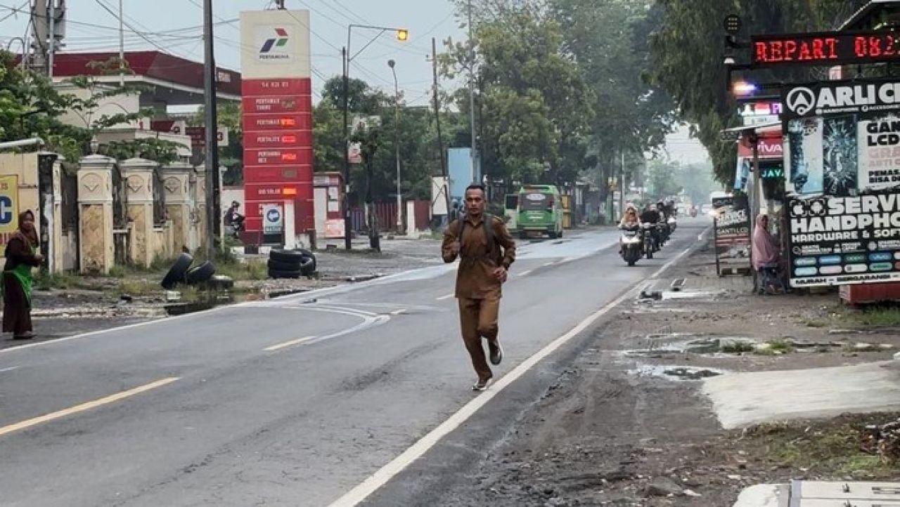 Wakil Ketua DPRD Jatim Sri Wahyuni Apresiasi Aksi Guru di Bojonegoro Lari ke Sekolah