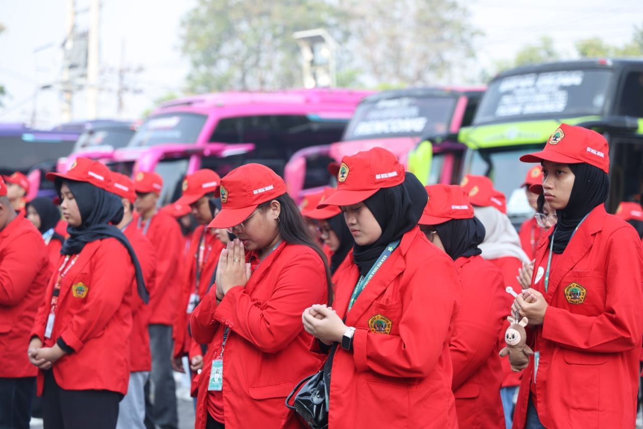 Mahasiswa Untag Surabaya yang akan melaksanakan program pengabdian masyarakat di Gresik