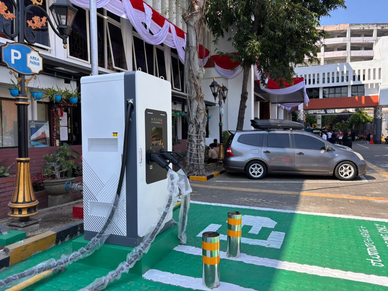 Sekretariat DPRD Jatim Sediakan Charging EV, Support Kendaraan Ramah Lingkungan Sekaligus Tambah PAD